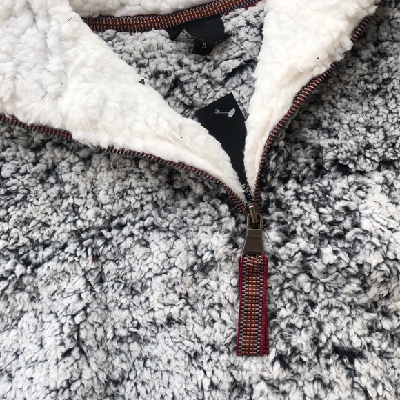 LAST ONE ✨The softest fleece sweater - Picture 6 of 8